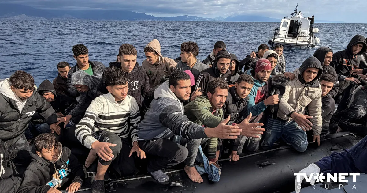 Labvelīgie laikapstākļi veicina simtiem jaunu migrantu ierašanos Krētas salā