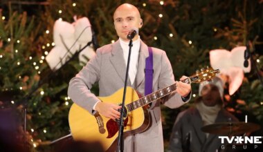 FOTO ⟩ "Eņģeļi pār Latviju" svētku koncertā uz skatuves kāpa iemīļoti mākslinieki un jaunās zvaigznes