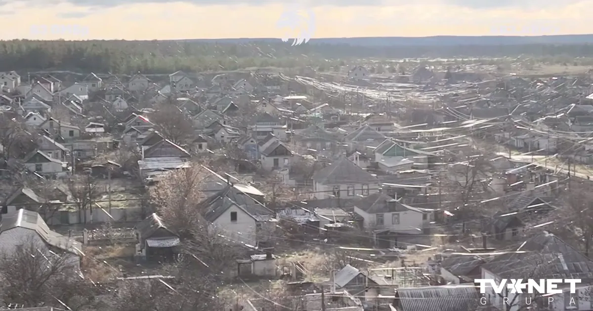 kāpēc Ukrainas pilsētu klāj "milzīgs zirnekļtīkls"?