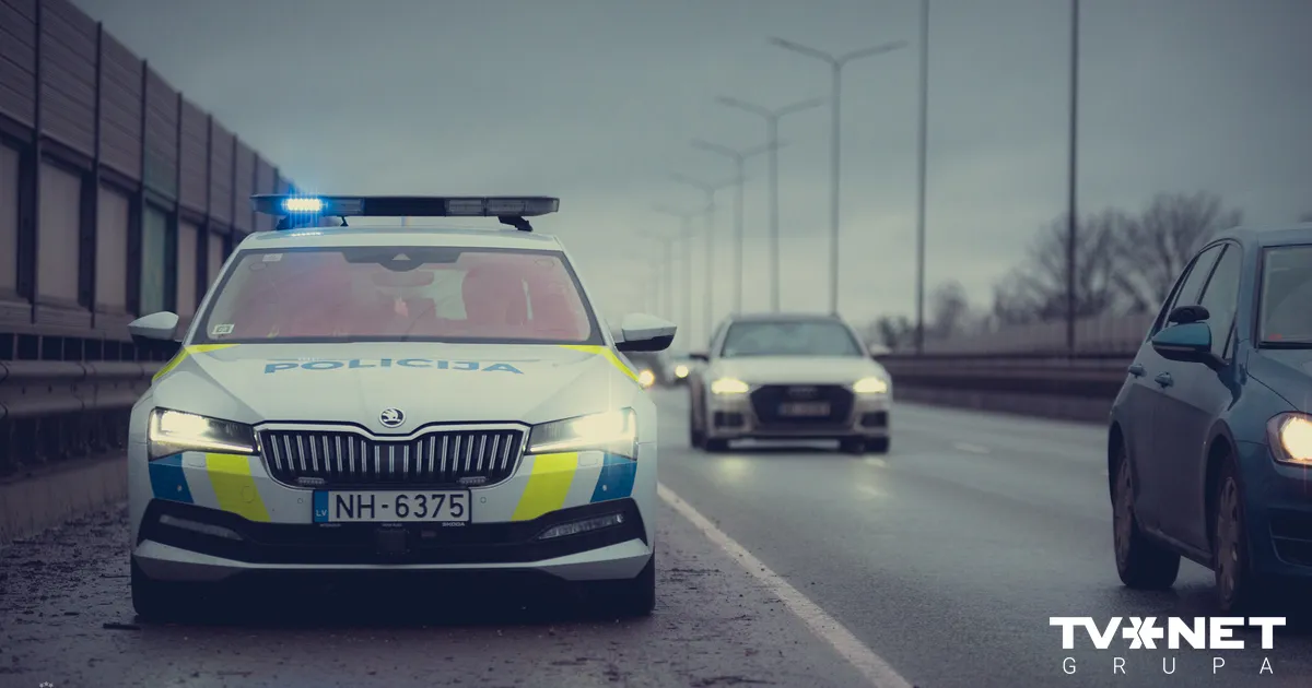 Policija sāk pastiprinātas pārbaudes uz ceļiem; tās ilgs līdz pat 5. janvārim