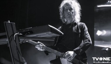 65 gadu vecumā mūžībā devies grupas "The Cure" ģitārists Perijs Bamonte