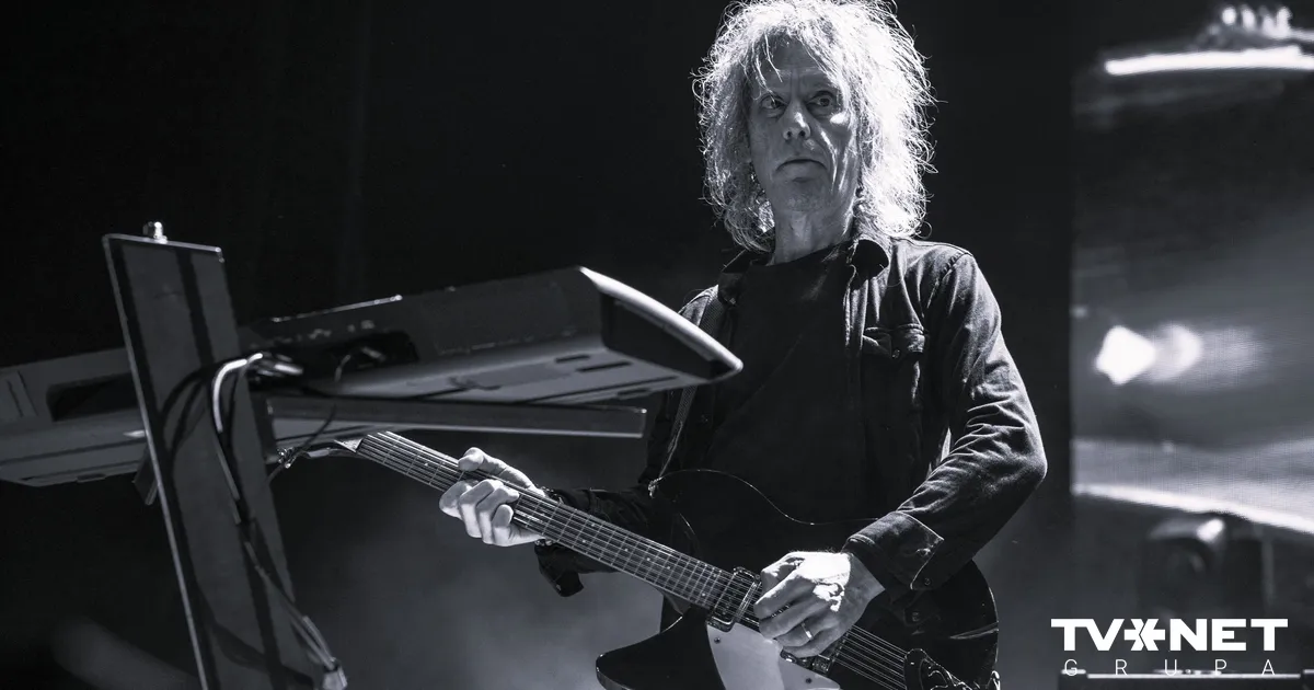 65 gadu vecumā mūžībā devies grupas "The Cure" ģitārists Perijs Bamonte