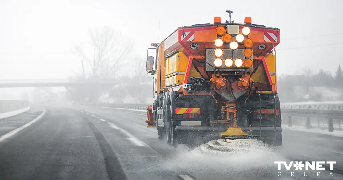 Latvijas austrumu daļā ceļi apledo, Rēzeknes pusē braukšana ļoti apgrūtināta