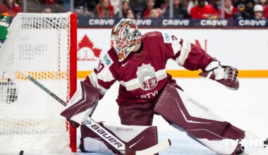 Aizraujošā cīņā Latvijas U-20 hokejisti PČ ievadā nopelna punktu pret Kanādu - TVNET Sports