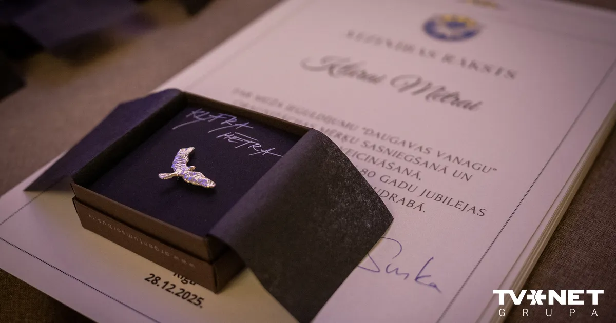 FOTO ⟩ Ar apbalvojumiem 80 gadu jubilejā godina "Daugavas vanagu" biedrus un atbalstītājus Latvijā