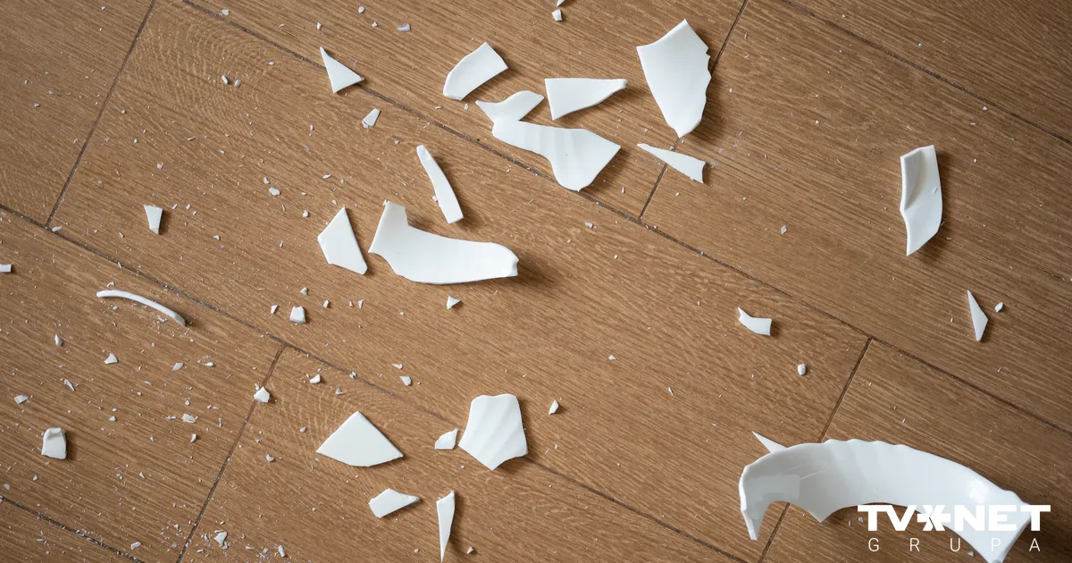 Dzeršanas laikā Liepājā sirmgalvis ar šķīvja lausku nodūris vienaudzi