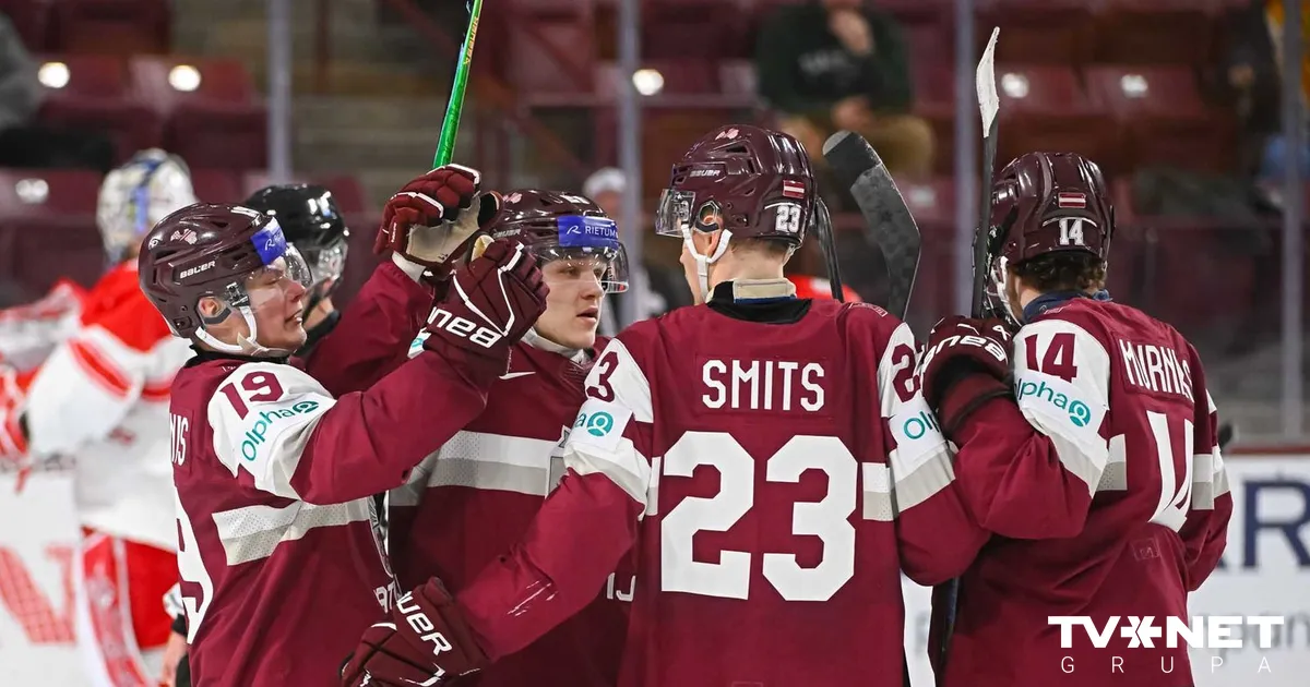 Latvijas U-20 hokejisti iekļūst PČ ceturtdaļfinālā