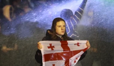 Gruzijā protestētāju apspiešanai tika izmantoti ķīmiskie ieroči no Pirmā pasaules kara