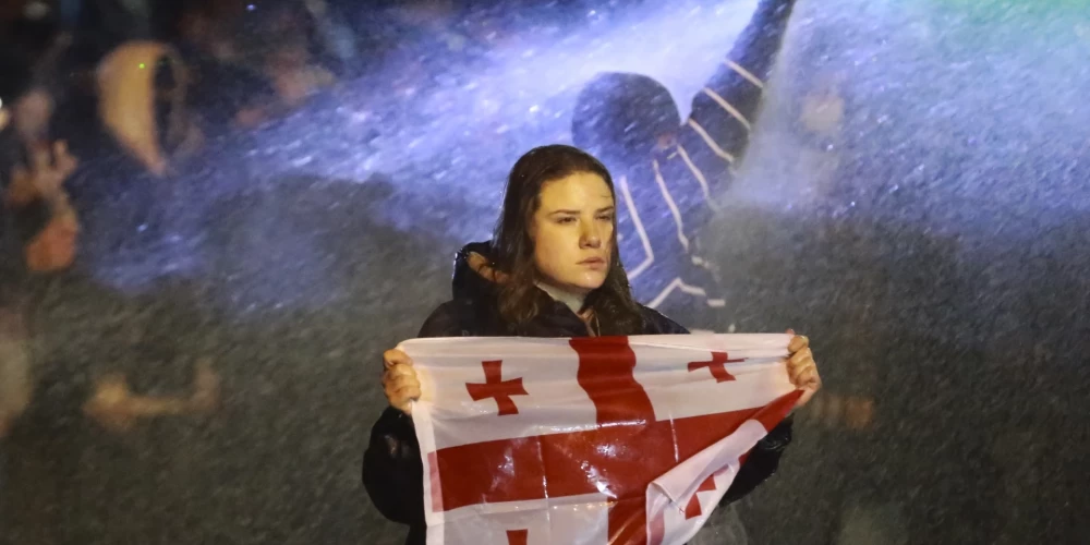 Gruzijā protestētāju apspiešanai tika izmantoti ķīmiskie ieroči no Pirmā pasaules kara