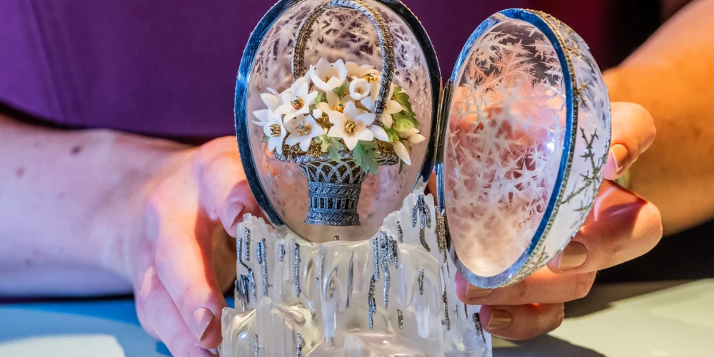 Viena no pēdējām privātīpašumā esošajām Faberžē olām pārdota par rekordlielu summu - Jauns.lv