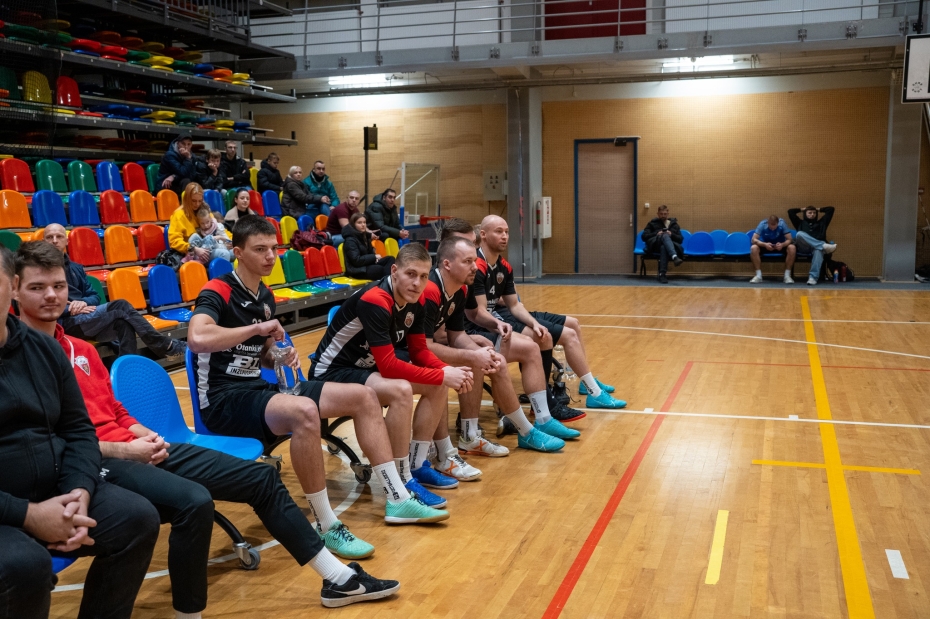 WindUp.lv Liepājas amatieru telpu futbola čempionātā līderu maiņa