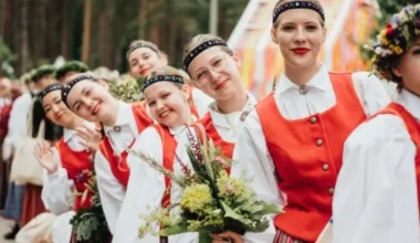 Skolēnu dziesmu un deju svētku nodrošināšanai piešķirti papildu teju 380 tūkstoši eiro