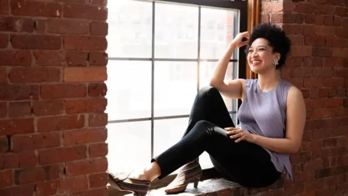 Grammy balvas ieguvēja Džūlija Buloka viesosies Latvijā uz gadumijas koncertiem