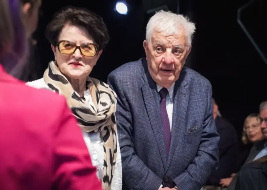 Skat, kā izauguši aktieru Artūra Skrastiņa un Ilzes Ķuzules dvīņi Marats un Emīlija