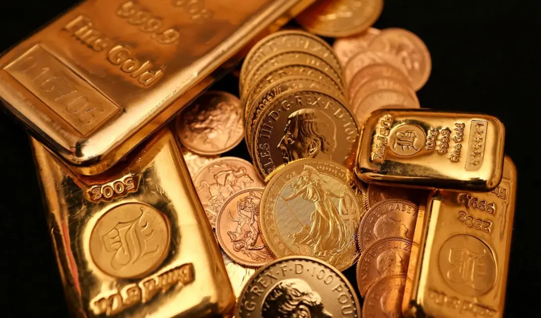 Rekordu birums stresa pilnā gaisotnē: Zelts virsotnēs, Volstrītu satricina ASV prezidenta lēmumi