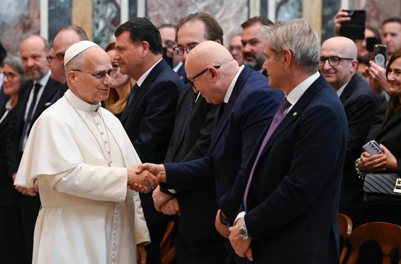 Leons XIV tiekas ar konsultantiem darba attiecību jautājumos