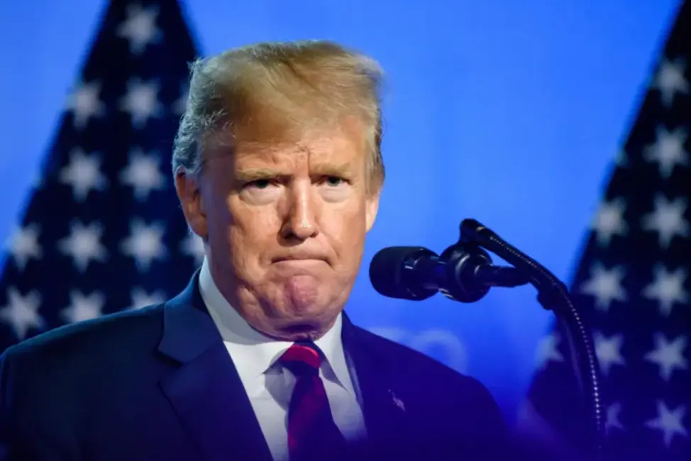 Tramps apsver apžēlošanu Samourai Wallet dibinātājam, kamēr SEC mīkstina pozīciju un Trampa ģimenes biznesi aug