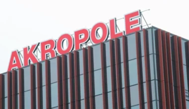 Lielajiem tirdzniecības centriem Rīgā svētkos būs mainīti darba laiki - Jauns.lv