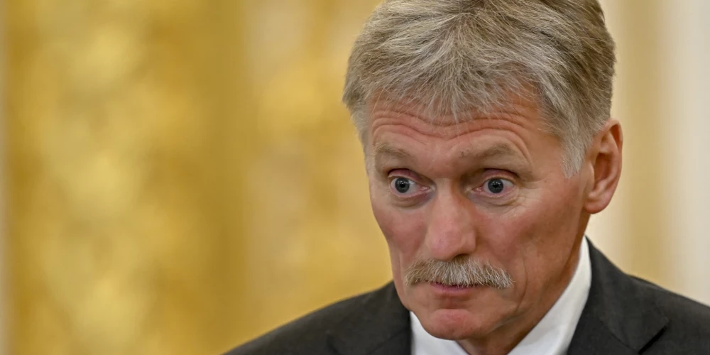 Peskovs savdabīgi izsakās par "pierādījumiem" ukraiņu dronu uzbrukumam Putina rezidencei