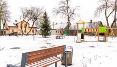 Pārbūvēts Nīderkūnu skvērs Daugavpilī