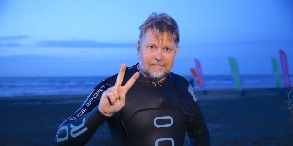 Apsēstība vai varonība? Karls Bušbijs jau gandrīz 30 gadus iet kājām apkārt pasaulei