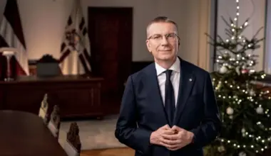 Valsts prezidents Rinkēvičs gadumijas uzrunā aicina katru būt atbildīgam un nepalikt vienaldzīgam - Jauns.lv