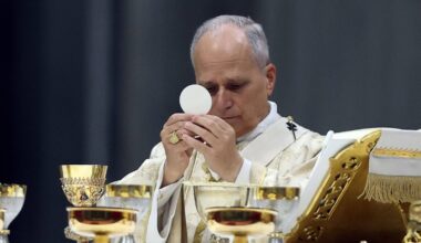 Pirmajos Ziemassvētkos pāvesta amatā Leons XIV aicina uz ieroču apklusināšanu