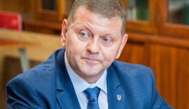 Zalužnijs varētu atstāt vēstnieka amatu Lielbritānijā