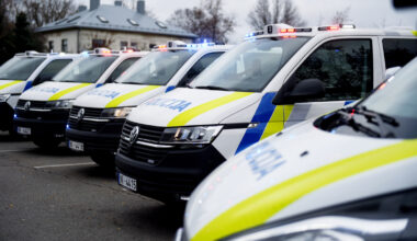 Rīgā jauniete piekauj mazgadīgu meiteni