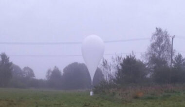 Ārkārtas situācija Lietuvā no Baltkrievijas lidojošo kontrabandas balonu dēļ