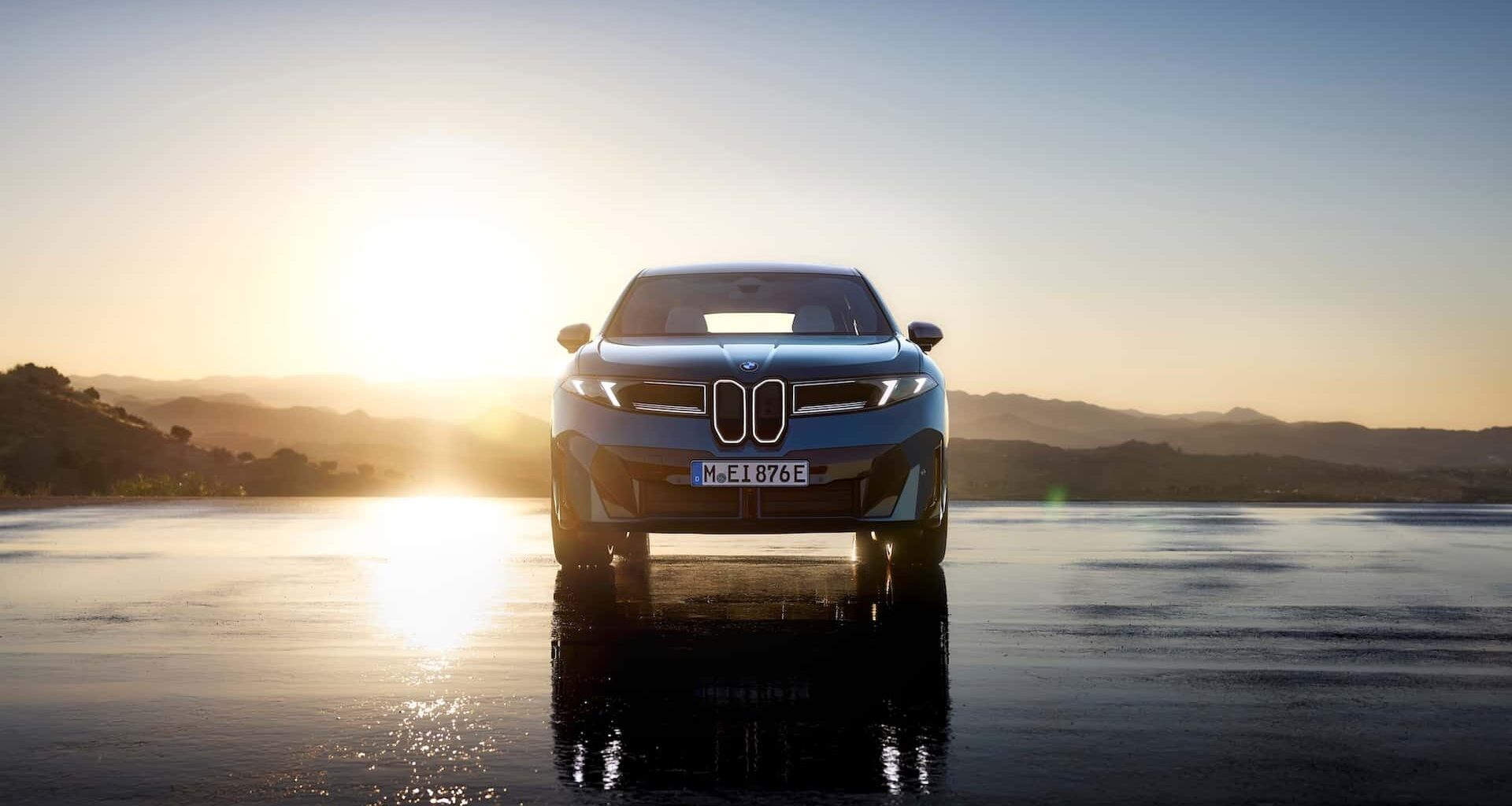 Latvijā prezentēts izcili neglītais “BMW iX3 Neue Klasse” elektroauto