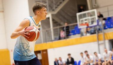 Dzērves izpleš spārnus Jelgavā un pagarinājumā uzveic čempionus – Basketbols – Sportacentrs.com