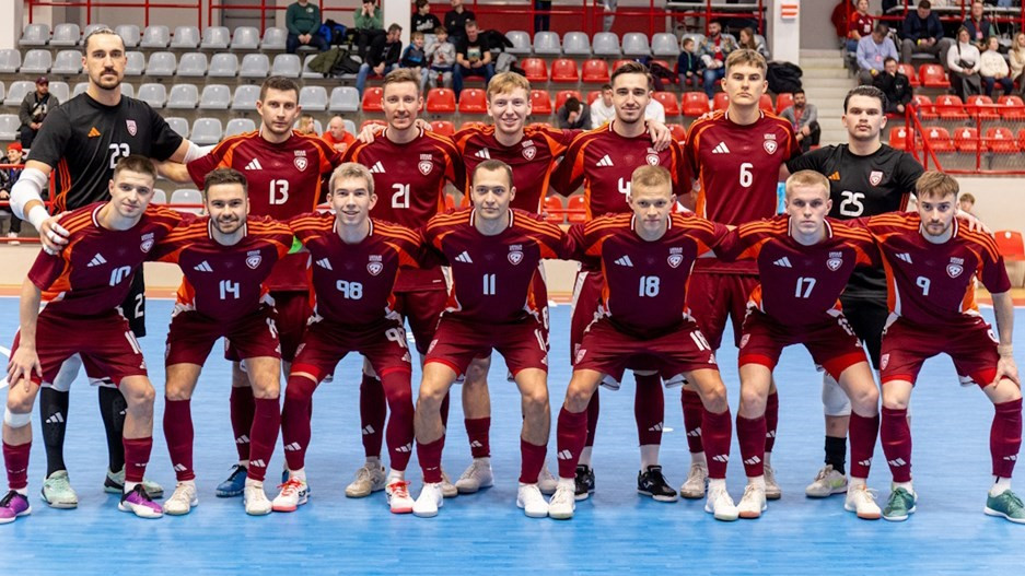 Latvijas telpu futbolisti izcīna neizšķirtu pret čehiem – Futbols – Sportacentrs.com