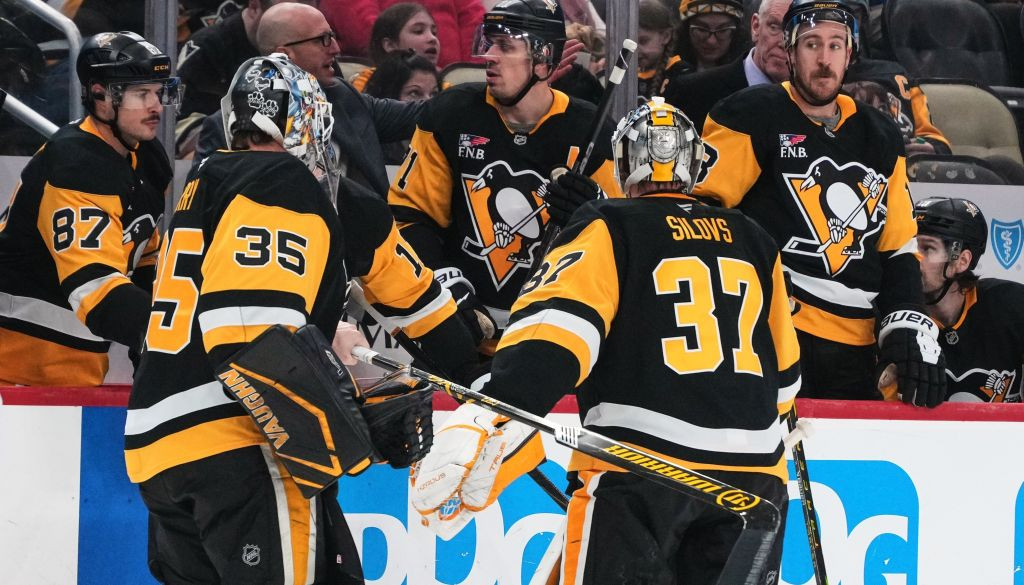 Šilovs atkal ātri tiek nomainīts, Ābolam trīs spēka paņēmieni – Hokejs – Sportacentrs.com