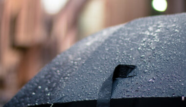 Sākot no rietumiem, trešdien visā valstī līs / Diena