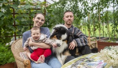 No dzīves pilsētā līdz vistām, siltumnīcai un āra tualetei. Anastasijas un Renāta stāsts par lauku īpašumu