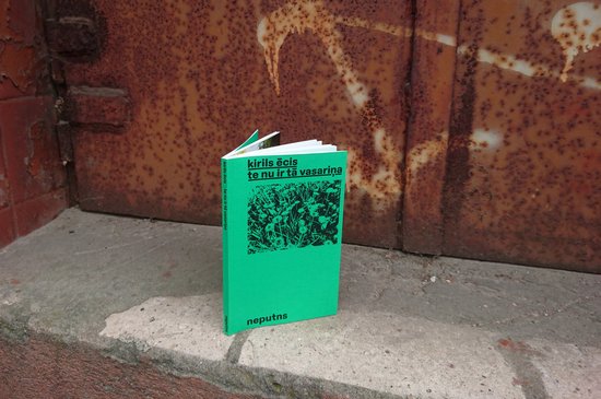 Brīvā dzeja nemirst. Par Kirila Ēča krājumu "te nu ir tā vasariņa"