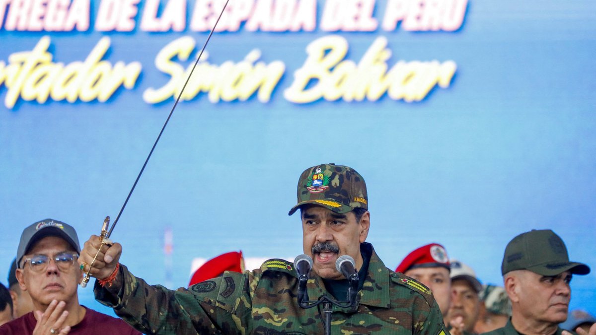 "Neteiktu, ka saruna bija laba vai slikta". Tramps sazvanījies ar Maduro