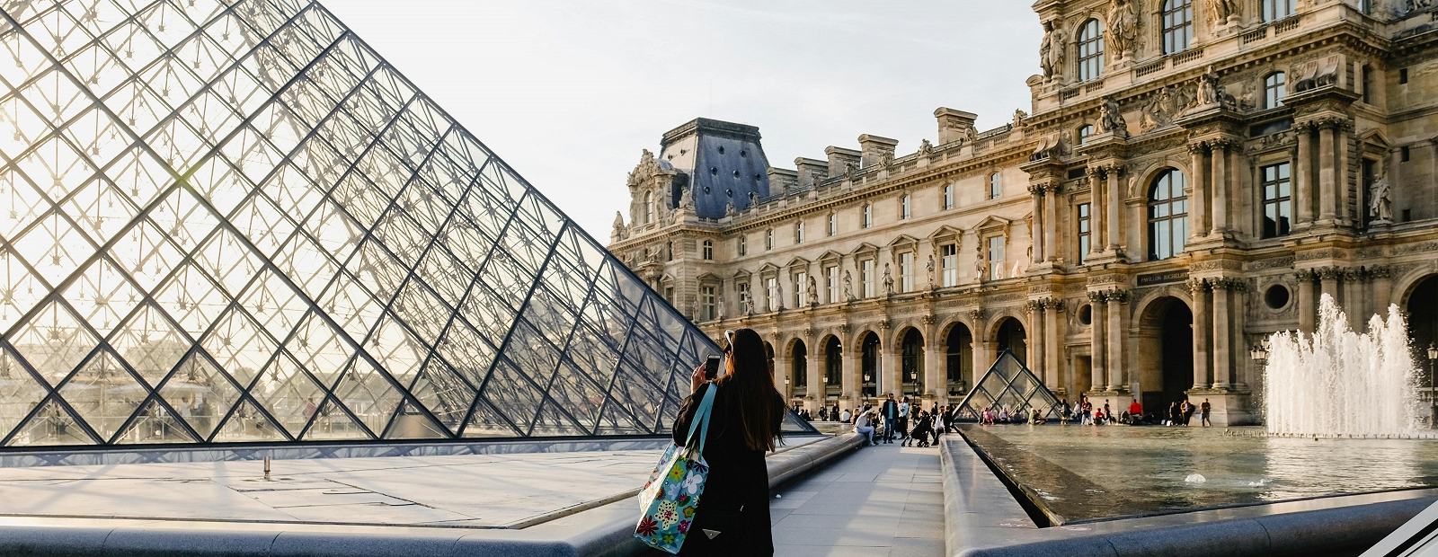 Luvras darbinieki streikos pret sliktajiem darba apstākļiem / Diena