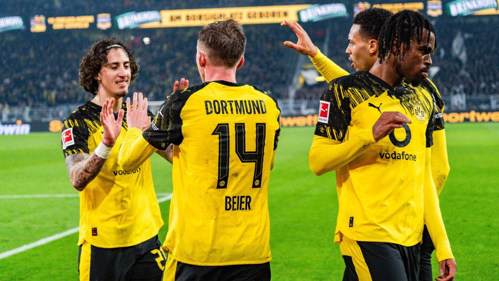''Borussia'' duelī Dortmunde atstāj sausā Menhengladbahu – Futbols – Sportacentrs.com