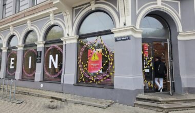 Rīgas centrā slēgts diskusijām apvītais "Shein" veikals