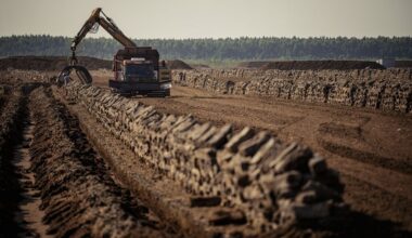 Laflora noslēdz sezonu ar 108 000 tonnu kūdras ieguves apjomu :: Dienas Bizness