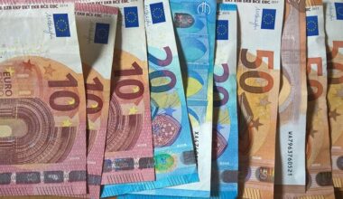 Prezidents prasīs pārskatīt likumu par autoceļu lietošanas nodevu palielināšanu kravas auto :: Dienas Bizness