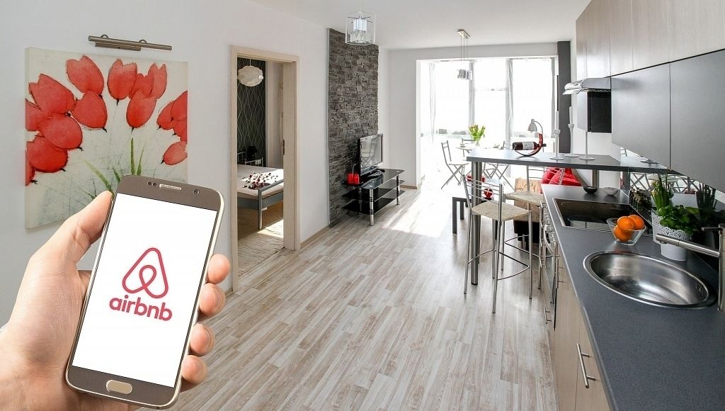 Spānija Airbnb piemēro 64 miljonu eiro naudassodu :: Dienas Bizness