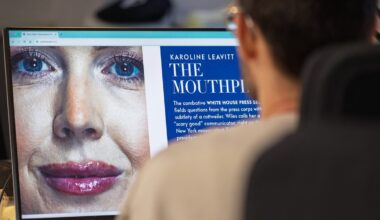 "Vanity Fair" rāda Baltā nama seju tādu, kādu tā pati nevēlas redzēt