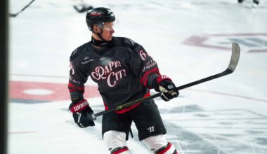 Palīdzēja Latvijas izlases trenera atsauksmes - 2023. gada PČ bronzas medaļnieks atgriežas Eiropā