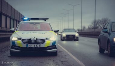 Ņem vērā, autovadītāj! No rītdienas spēkā stāsies jauna kārtība – fotoradari “pieņems lēmumus” automātiski