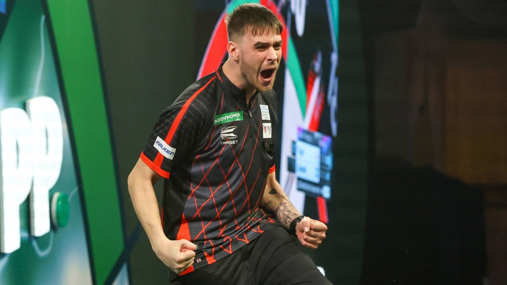 Angli pēc dopinga pārbaudēm diskvalificē no pasaules čempionāta šautriņmešanā – Solis pa kreisi – Sportacentrs.com