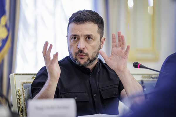 Zelenskis ieradās Kupjanskā. Krievijas ģenerālštābs apgalvoja, ka kontrolē pilsētu kopš novembra beigām