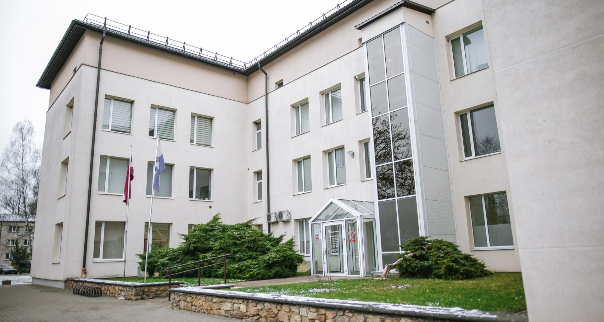 Reģistratūru sazvanīt nevar, pie ārstiem jāgaida mēnešiem; Bauskas slimnīcā apgrūtināta medicīnisko konsultāciju pieejamība